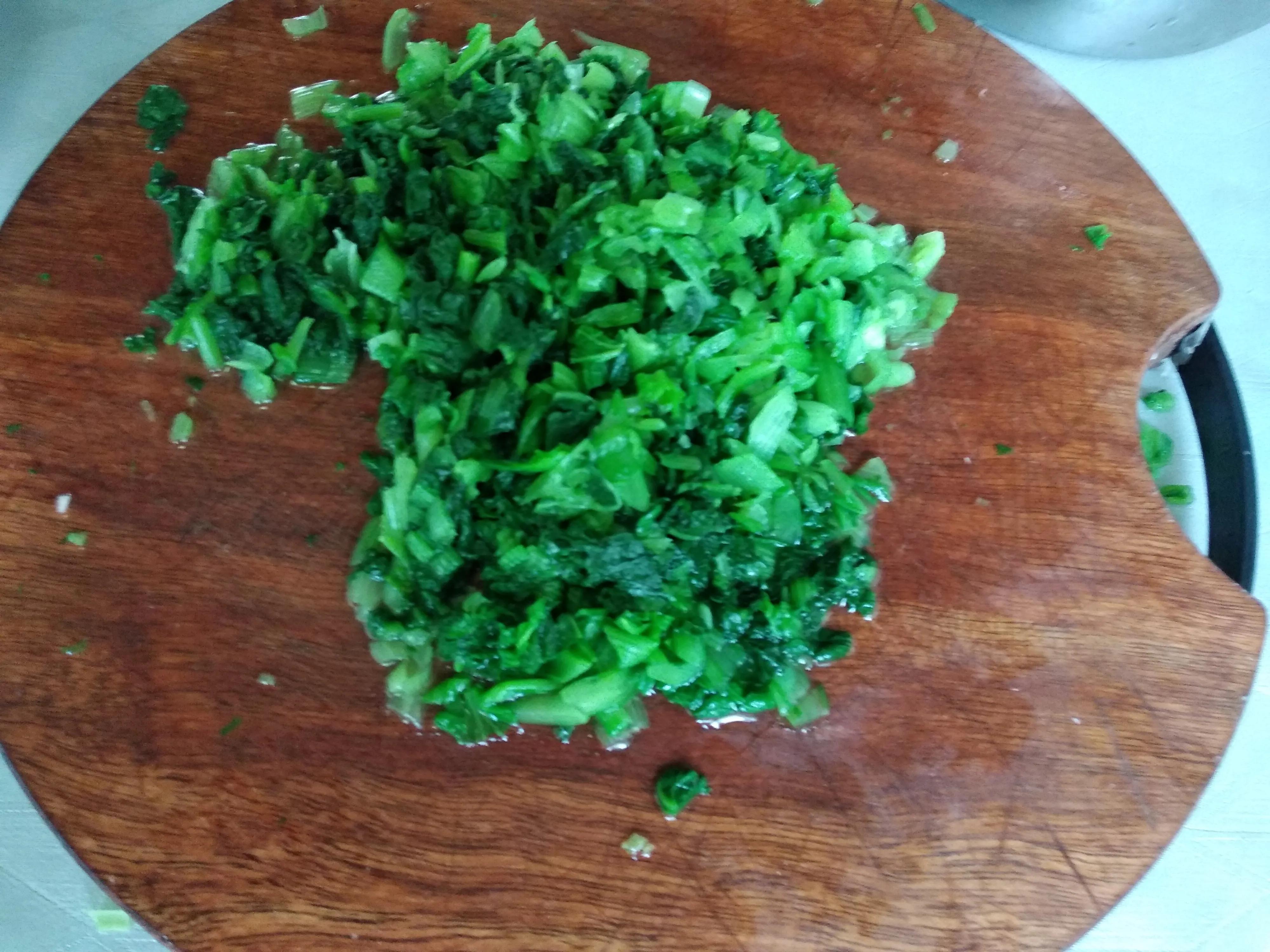 清明节拜坟应弄的食物,清明节拜祖先需要准备几个菜