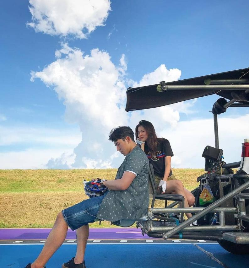 偶像剧照进现实！泰国顶流女星被男演员公开告白，5年友情变爱情