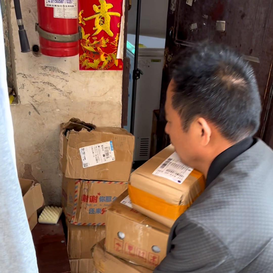 过几天回家店铺的事情暂时告一段落了，之后烤肠给老妈接收...