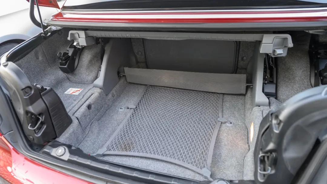 宝马335i硬顶敞篷落地多少,宝马335i二手还值得买吗