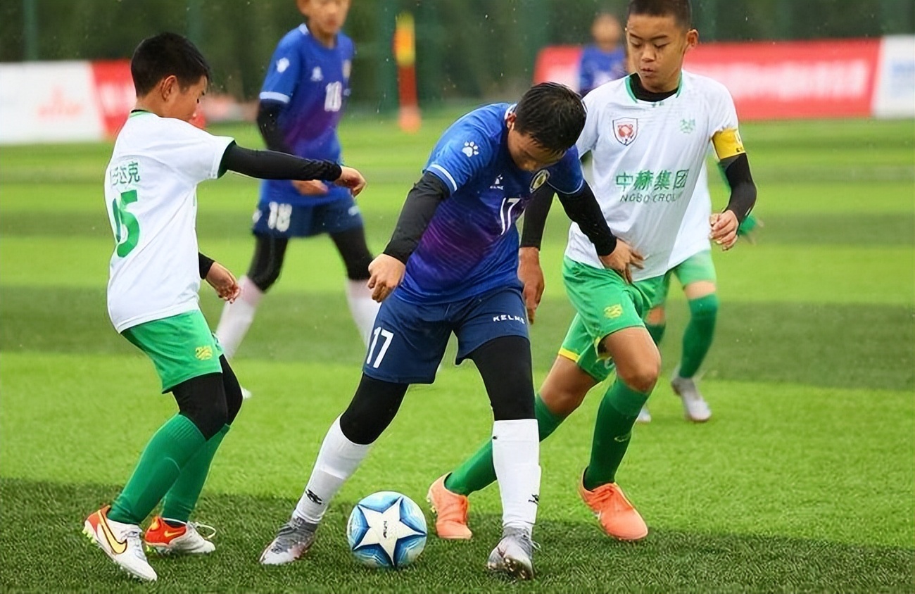 中国男足接受采访,我要感谢中国男足