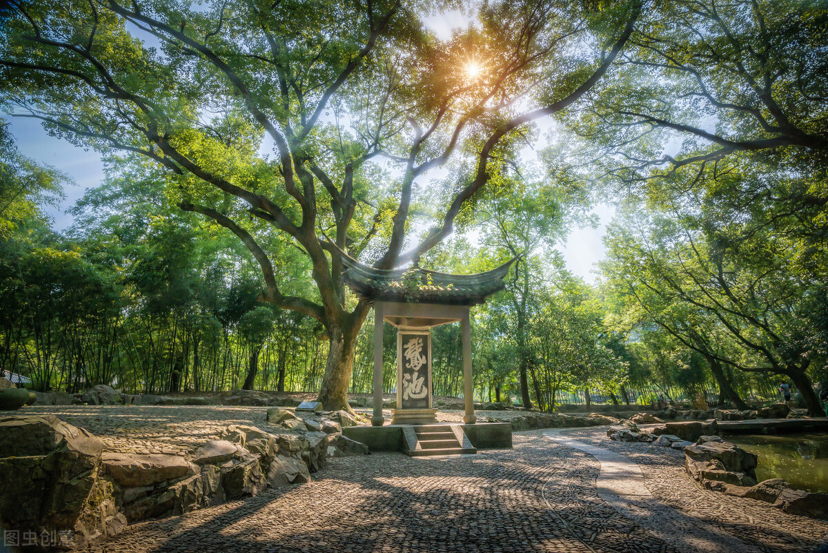 不繁华也不拥挤,绍兴是慢节奏的城市