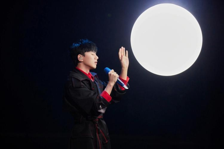 谢娜刚嫁给张杰，就因病切除了单侧输卵管，张杰：我只要她健康！