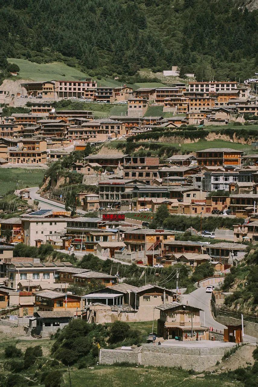 都去挤*疆新**？我选这个20°C的西北秘境