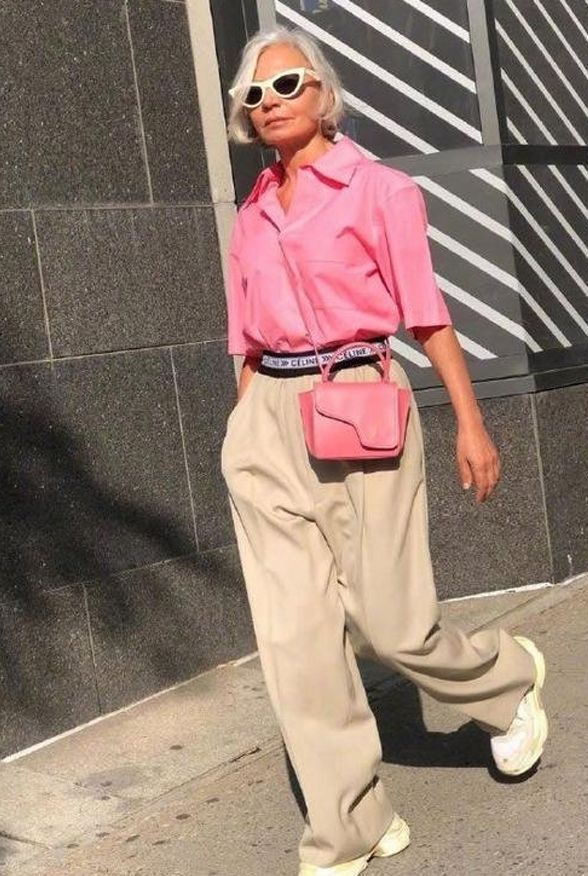 女人上了年纪也别穿得太土,40岁女人穿这几种颜色很土