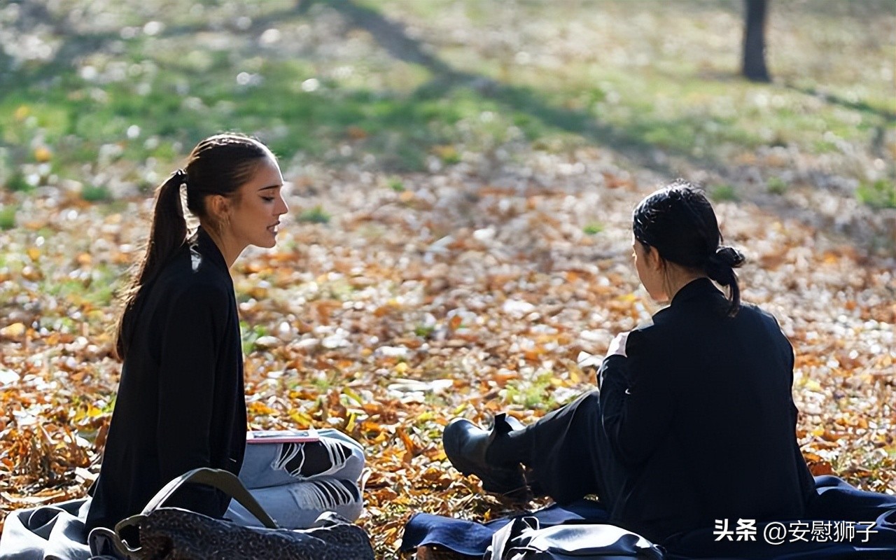 女朋友独立不粘人,女朋友很独立不粘人也不管我