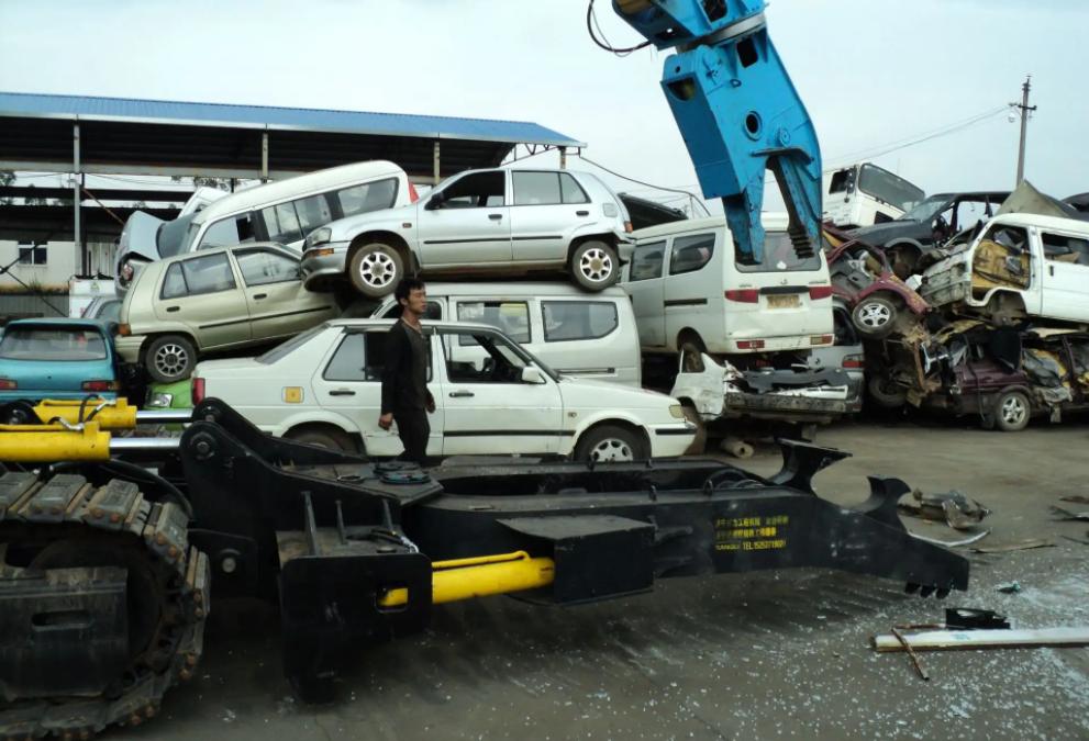 一辆汽车的寿命,一辆汽车的寿命有多长就必须换