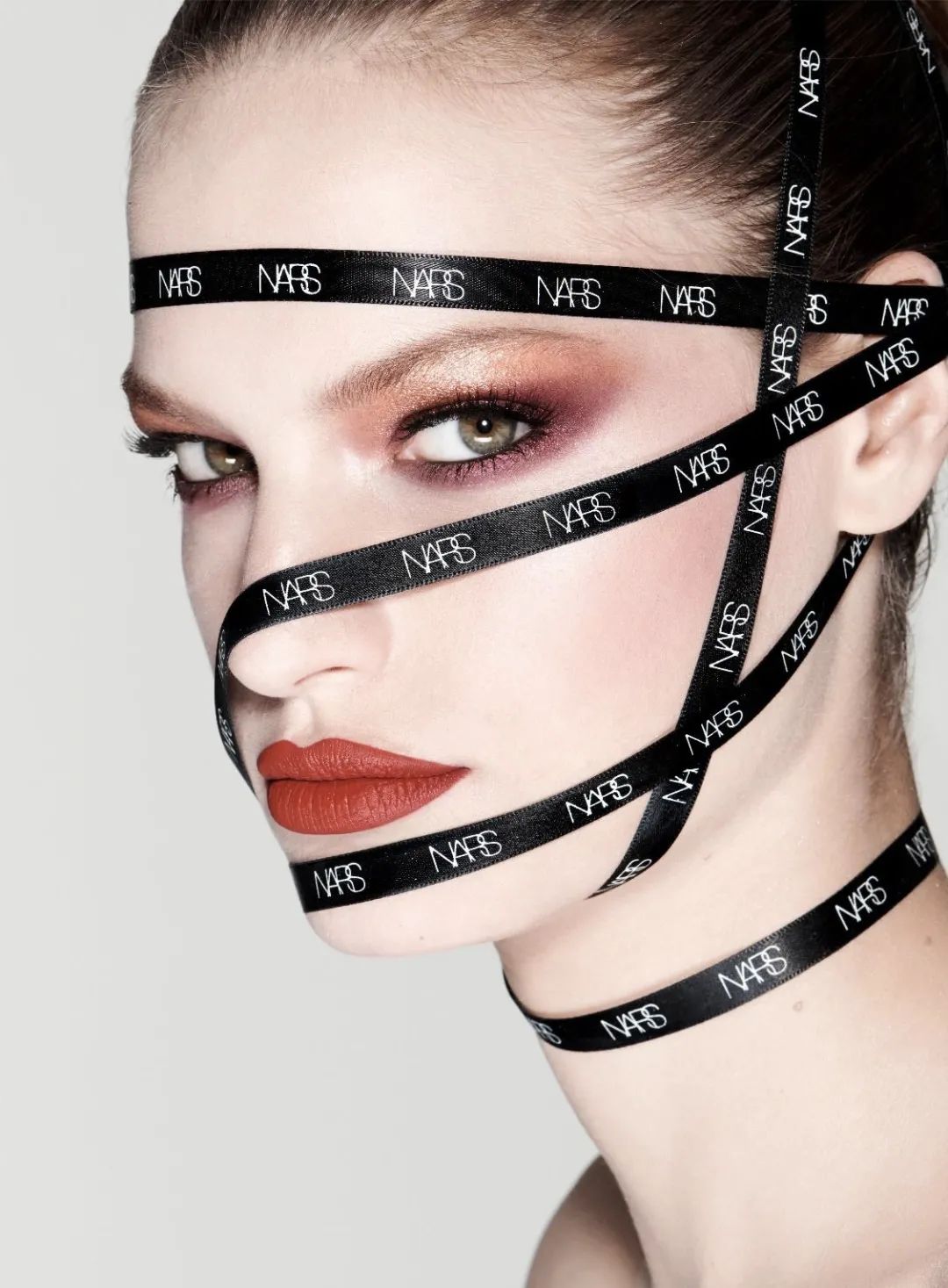 看完就想买的节日季限定,又是白打工一年的概念