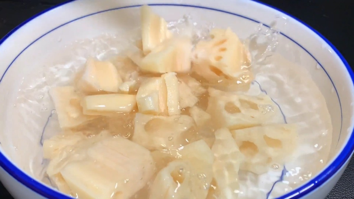 冬天，多给家人吃这“碱性菜”，隔三岔五吃一次，头发黑，牙齿好