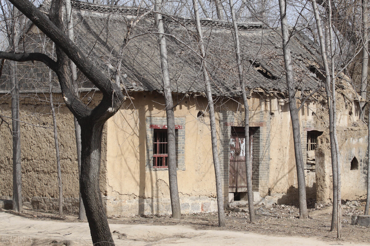 农村老伴有退休金,我和老伴退休工资五千多