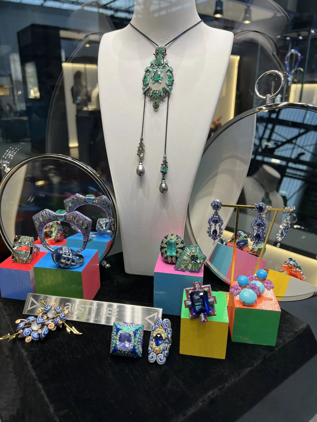 时隔3年又来日内瓦珠宝展大寻宝，竟然还见到了JAR真身！