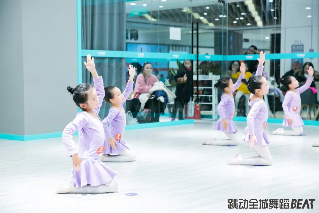 跳动全城舞蹈体能训练,武汉跳动全城舞蹈火花教程