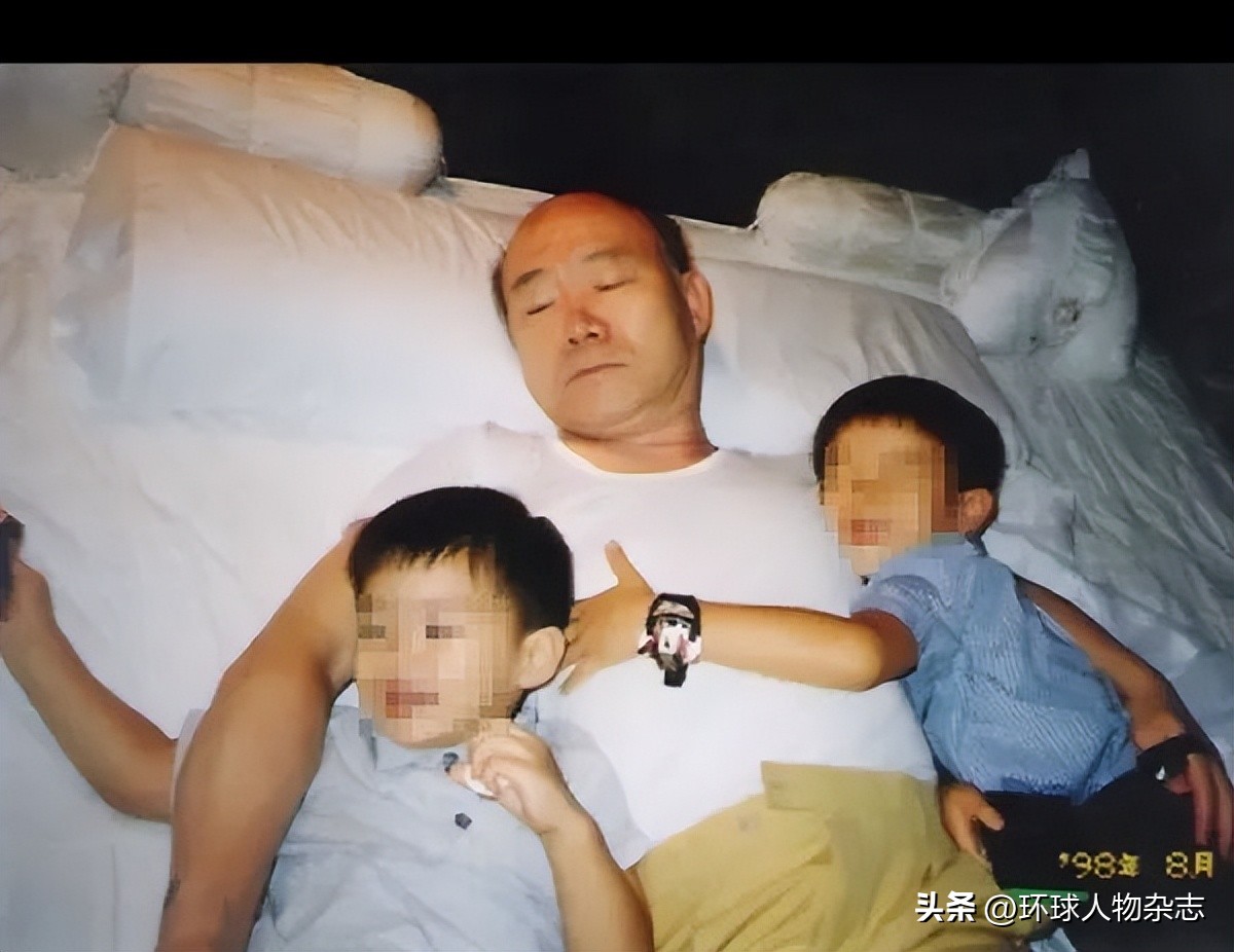 孙子实名举报总统爷爷和亲爹，让人看傻眼