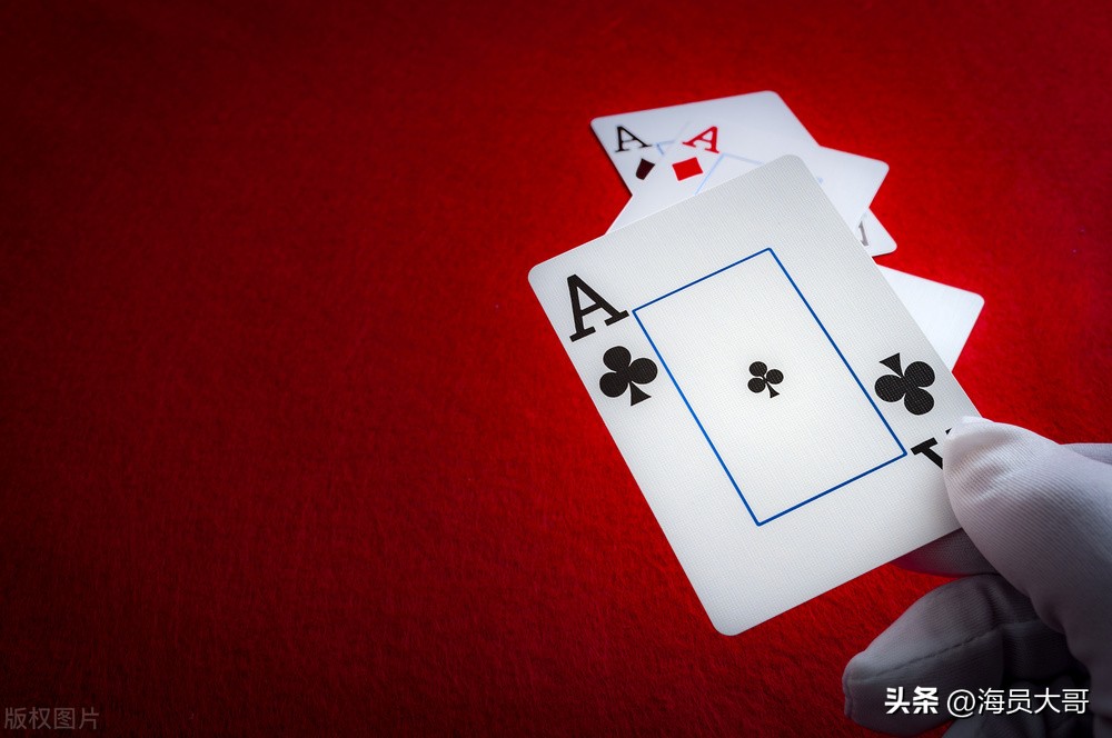 船员辛苦赚钱，恰遇船上过年，船长带头娱乐把船员害惨了