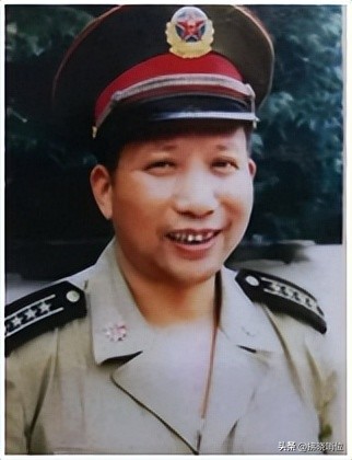 *战野**医院院长在老山前线——季振宗《战地日记》之二