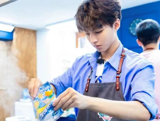 娱乐圈明星90后,娱乐圈90年明星