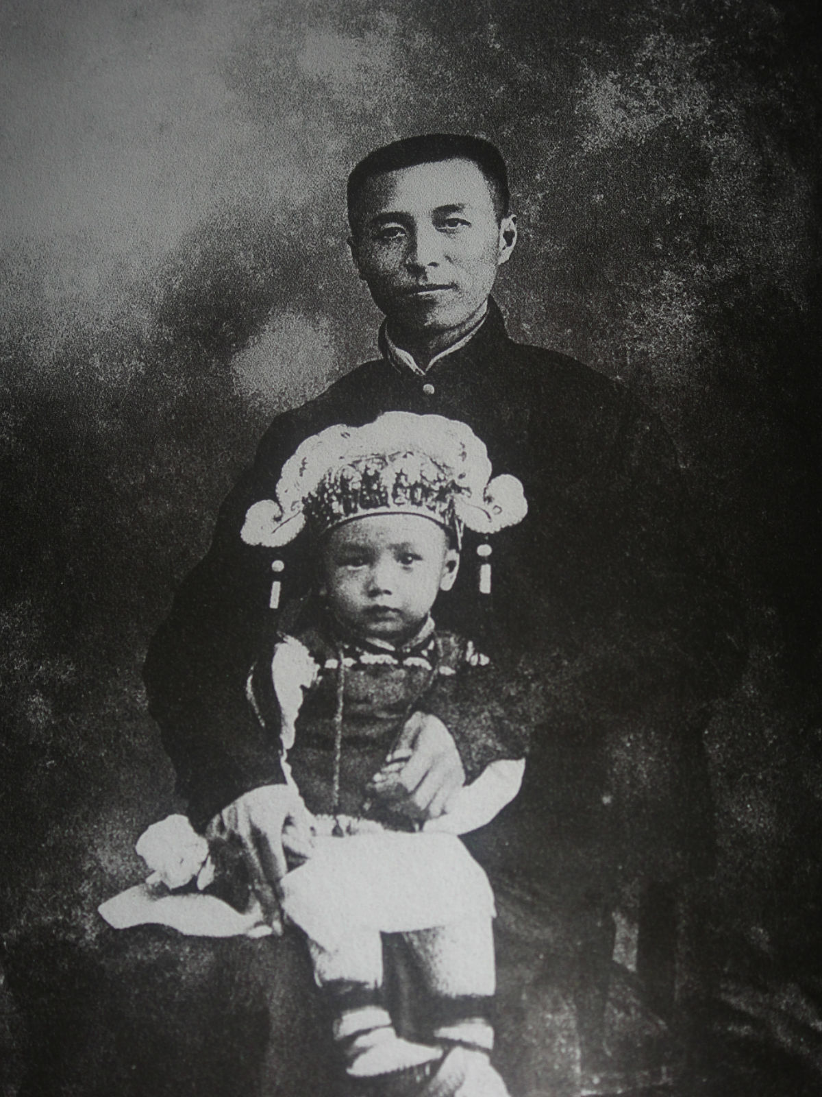 钱学森跟蒋英多大结婚的,钱学森和蒋英几岁结婚的