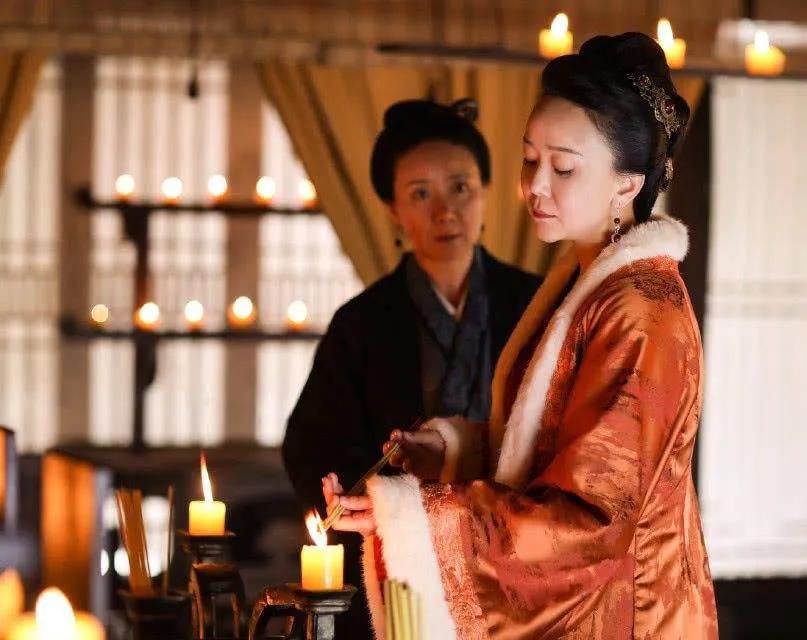 顾廷烨用什么典故说小秦氏,顾廷烨读了郑伯克段于鄢