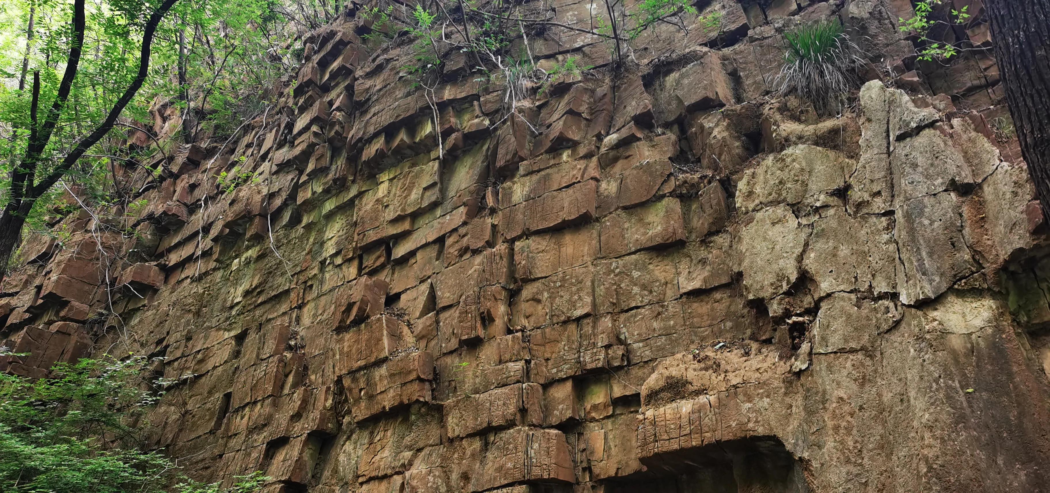 平谷老象峰景区~犹如子母连体象,母象头西尾东,子象头东尾西