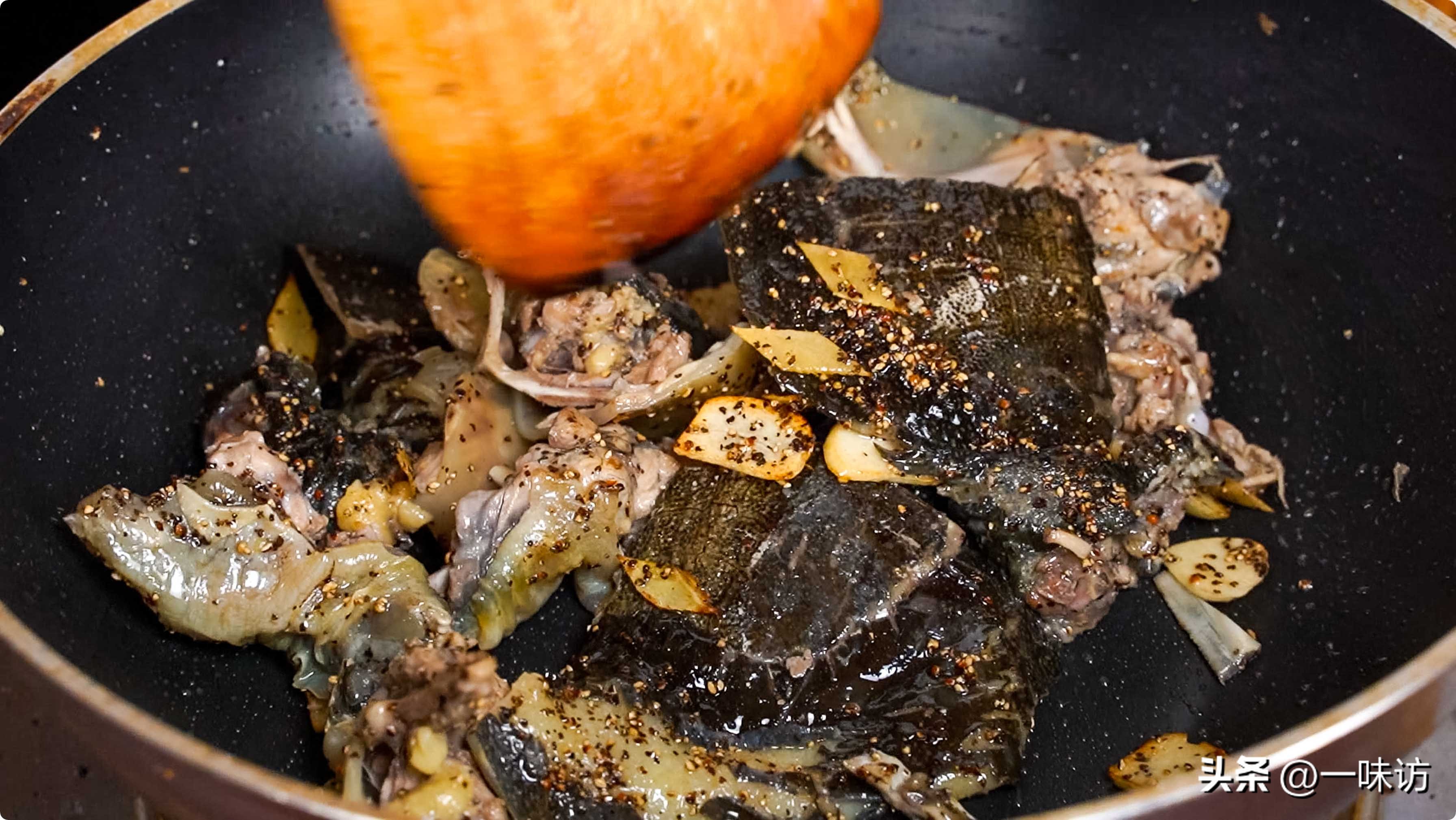 地摊麻辣甲鱼最正宗做法,甲鱼餐饮项目做法