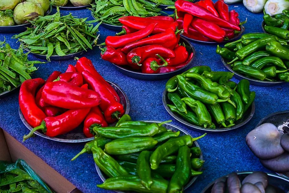 西山脚下的早市,闲逛最具人间烟火气的早市