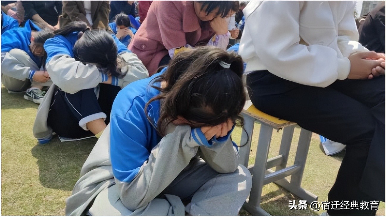 天岗湖中学：校友回访显真情感恩教育促提升