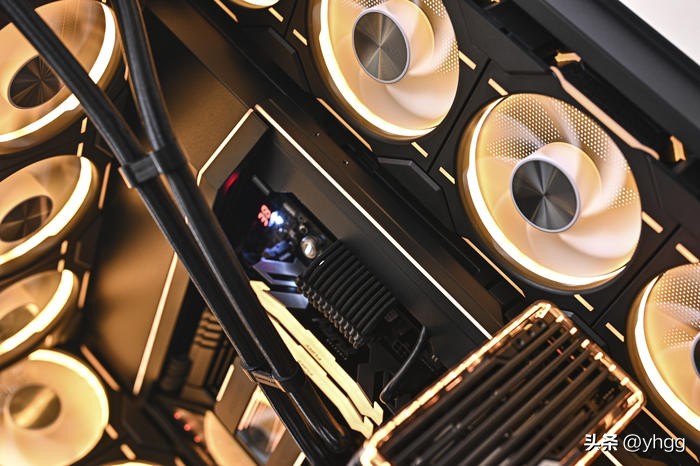 黑金全塔海景房——ROGZ790HERO+4080猛禽+追风者NV7装机展示