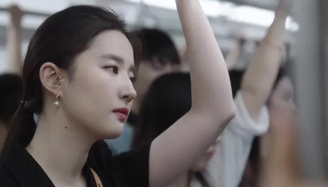 刘亦菲公开恋情后亮相,刘亦菲恋情网友爆料