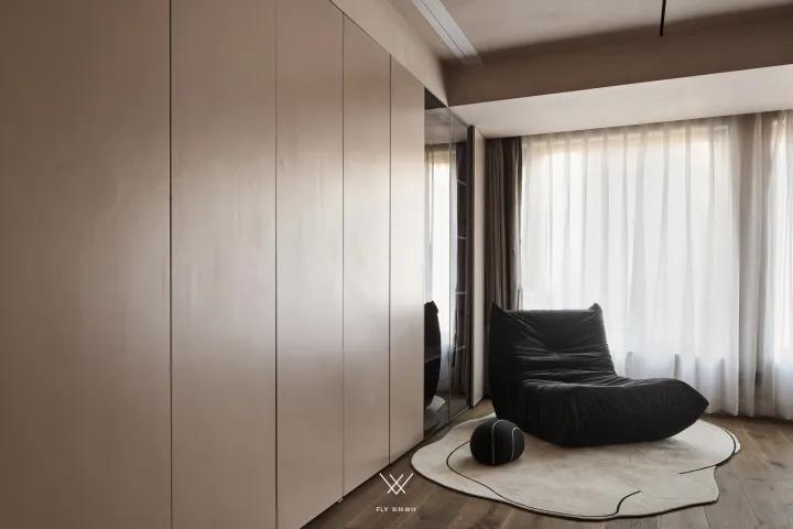 适合一个人的跃层,一室一厅单身男人布局