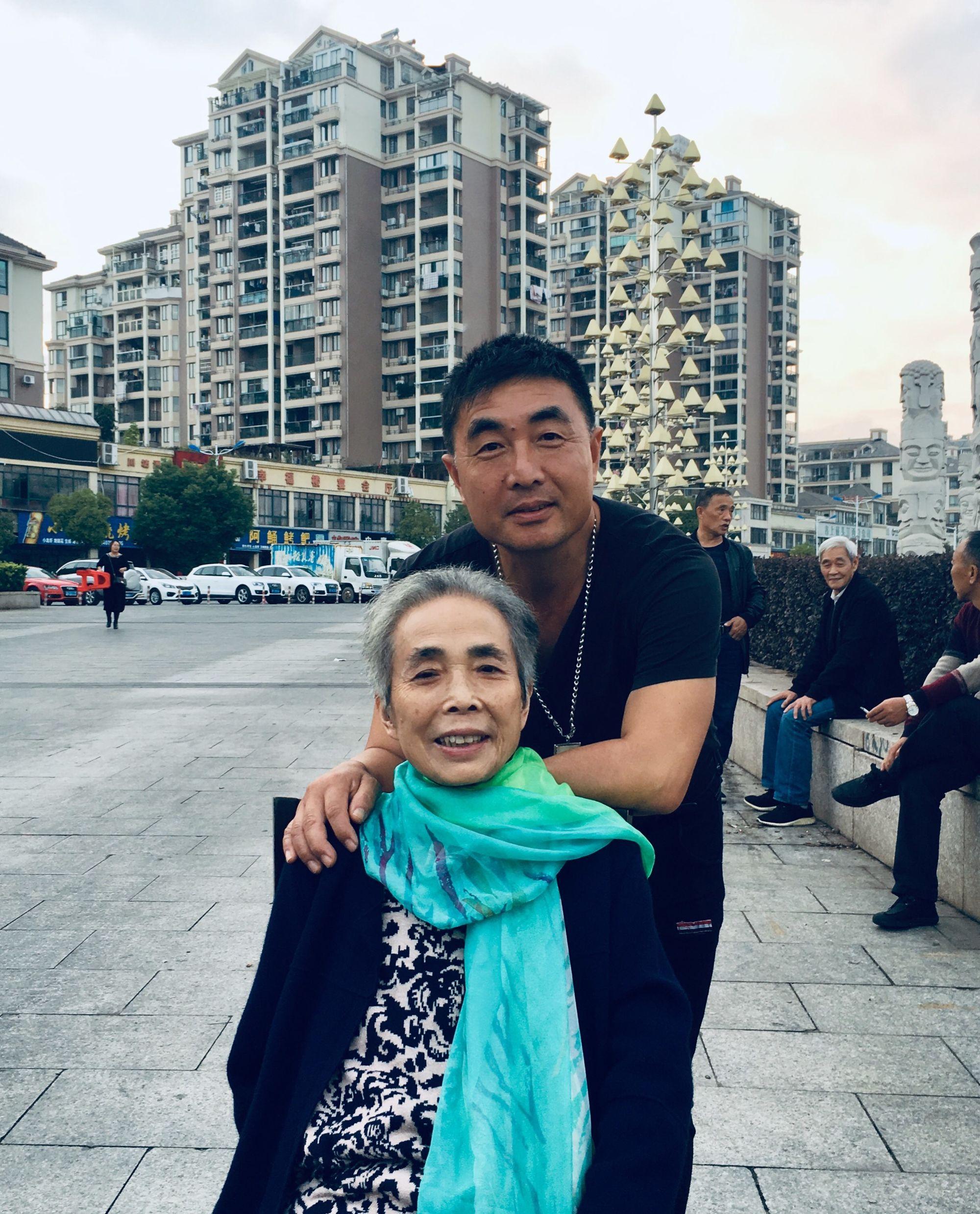 有一种爱叫兄弟情深,有一种爱叫血浓于水兄妹情深