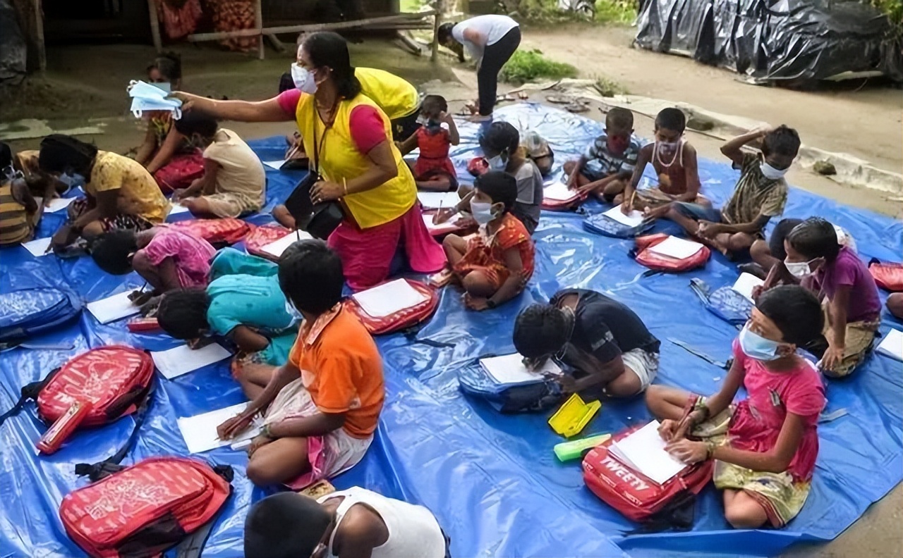 莫迪是怎样让印度发展起来的,印度的困境与莫迪的改革