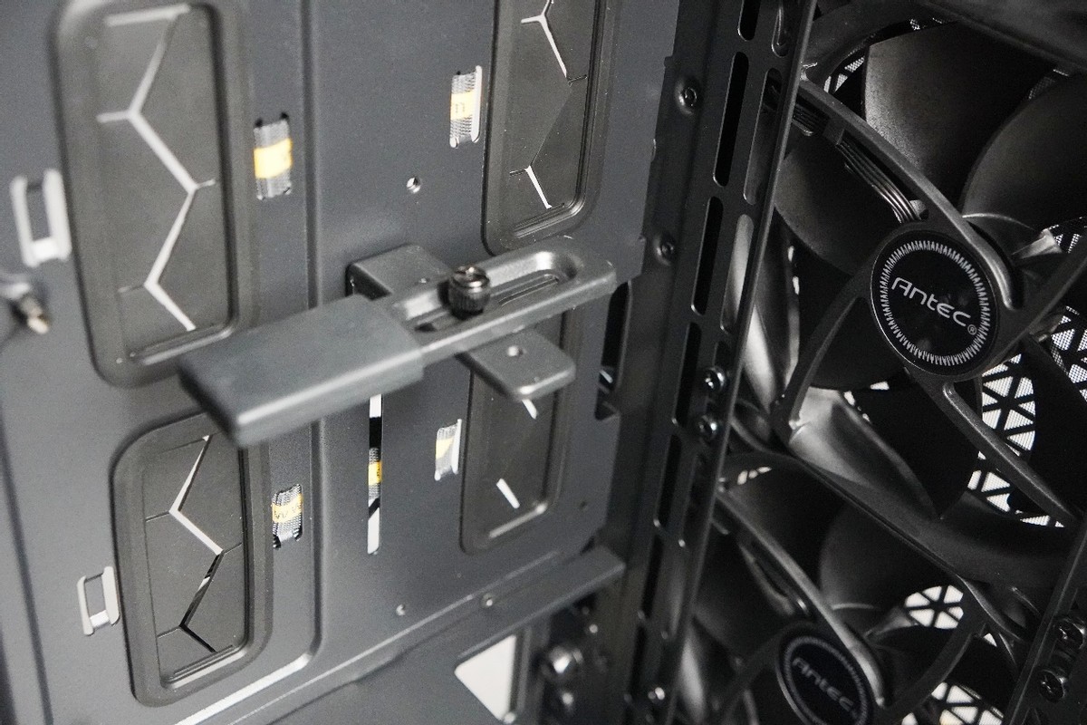 安钛克p20c机箱集线器,安钛克中塔p20无光侧透