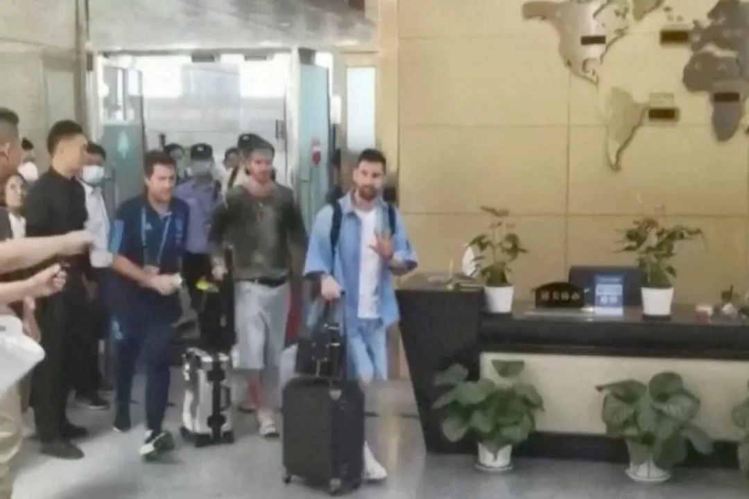 梅西现身lv,梅西穿阿根廷卡塔尔世界杯球衣