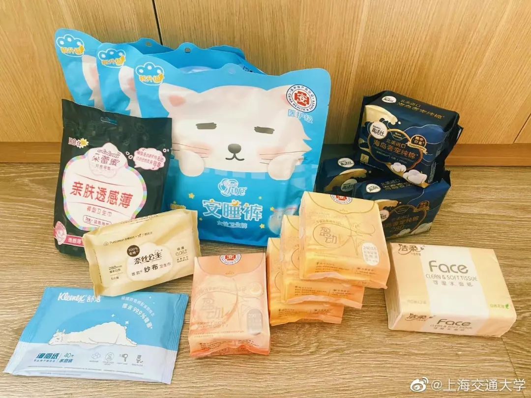 隔离在学校的大学生,在校隔离的当代大学生