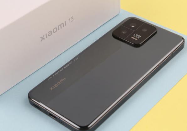 小米13和同价位华为比较,小米13新款骁龙8g2手机