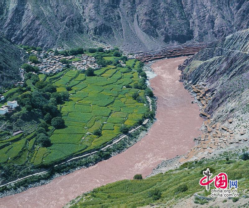 从西藏到香格里拉滇藏线视频,从滇藏线到西藏