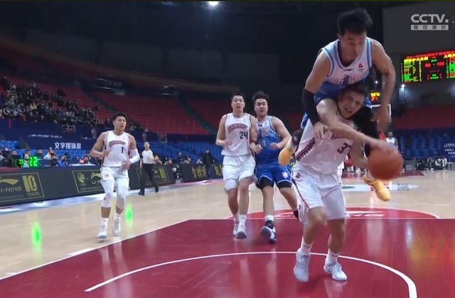 新疆队哪场比赛落后又追回来了,新疆队阿的江最新比赛