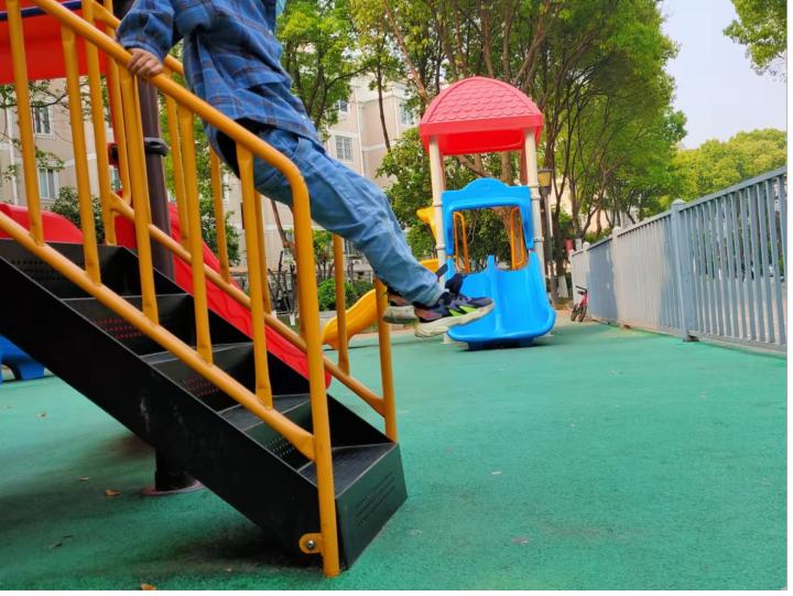 幼儿园大班怎样开展跳绳活动,大班孩子抗拒上幼儿园怎么办