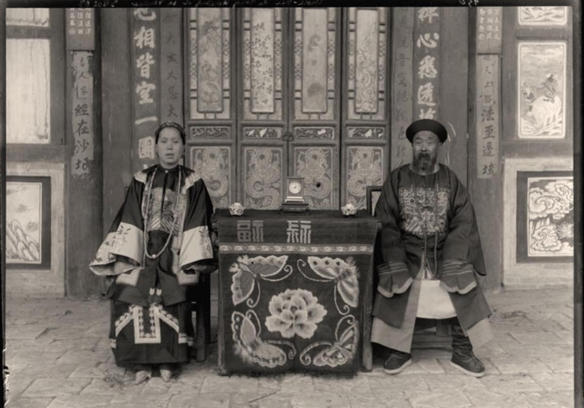 日军当着国军的面杀俘虏,日军侵华兽行