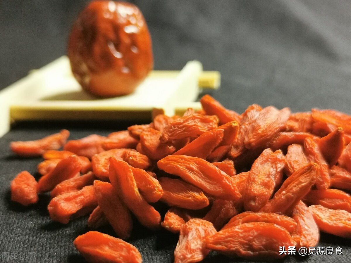 炖鸡汤教你3个技巧肉嫩滑,这个季节炖鸡汤最好吃的做法