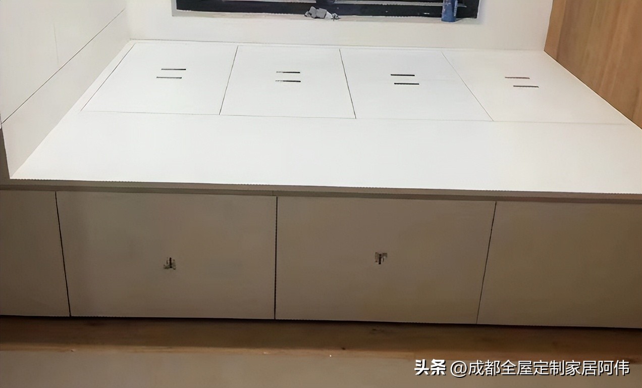 木工打柜子柜门在哪里定做划算,木工做柜体定做柜门多少钱合适