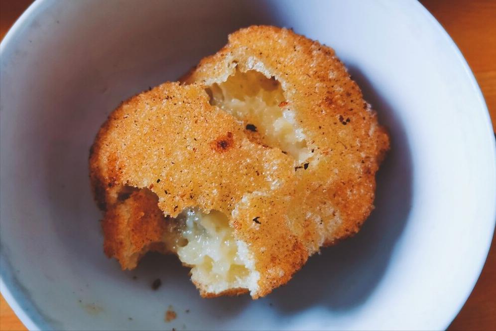 炸糖糕怎么炸又酥又脆不跑糖,炸糖糕做到这几步酥脆可口不流糖