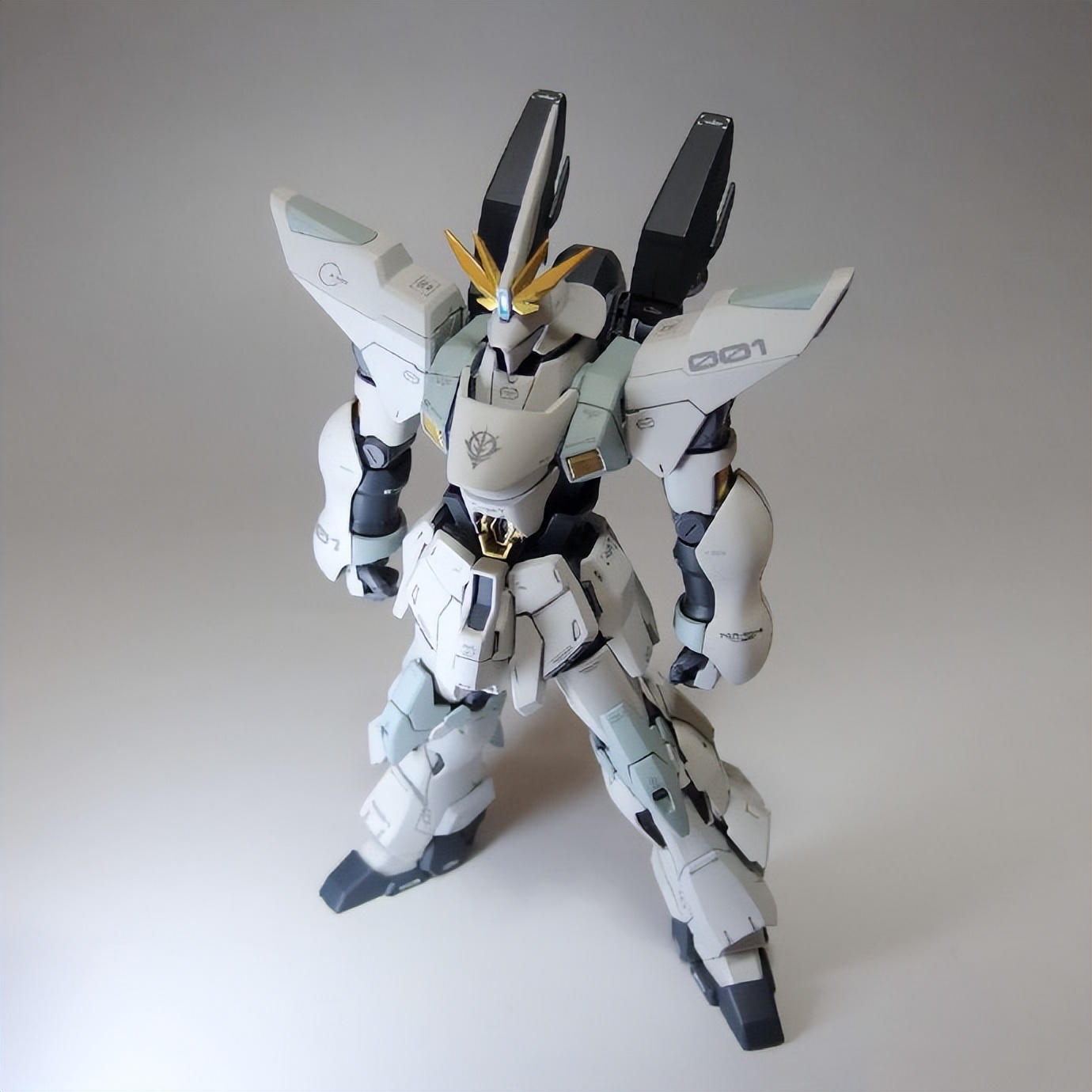 新机动战士高达图片,机动战士高达沙扎比