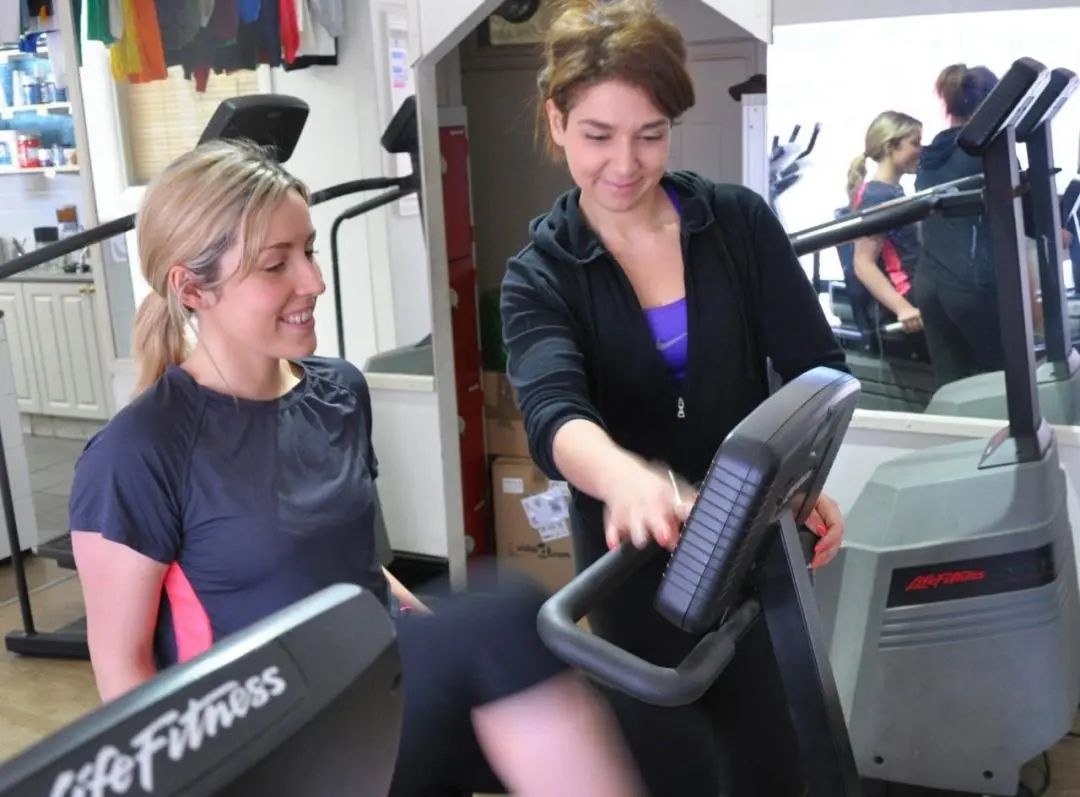 适合肥胖人的健身器材,户外各种健身器材锻炼正确方法