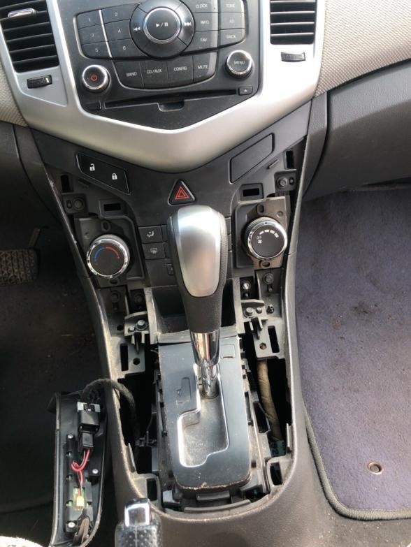 动手换车机,汽车换cd机视频教程