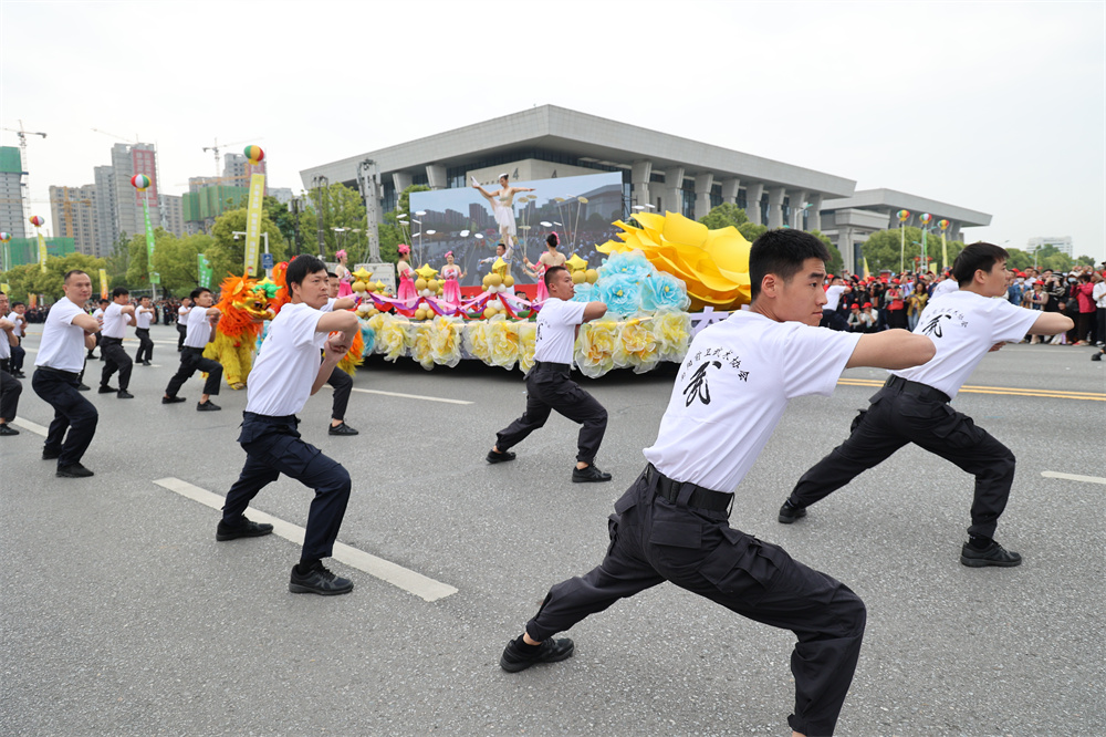绿色中国行走进大美南阳直播,绿色中国行走进明月山乌兰图雅