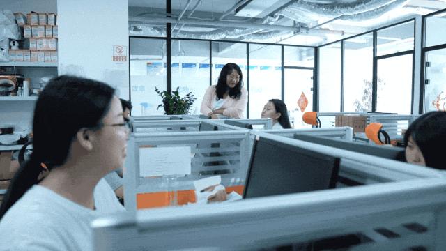 文字实录来啦！这位“斜杠青年”不简单