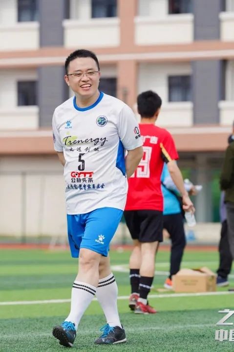 公益足球嘉年华,公益比赛现在开赛