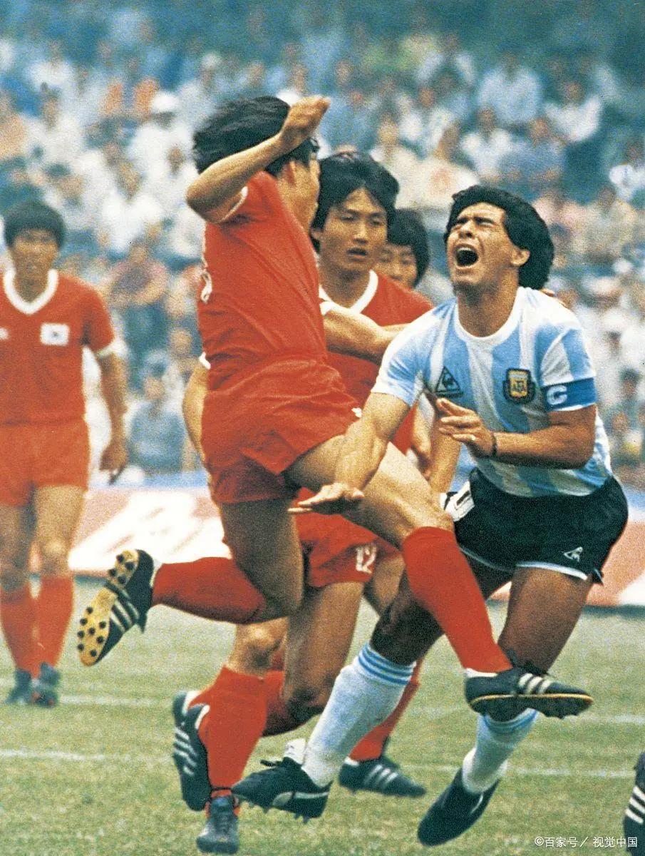 齐达内做球皇马训练,齐达内与马拉多纳的回旋