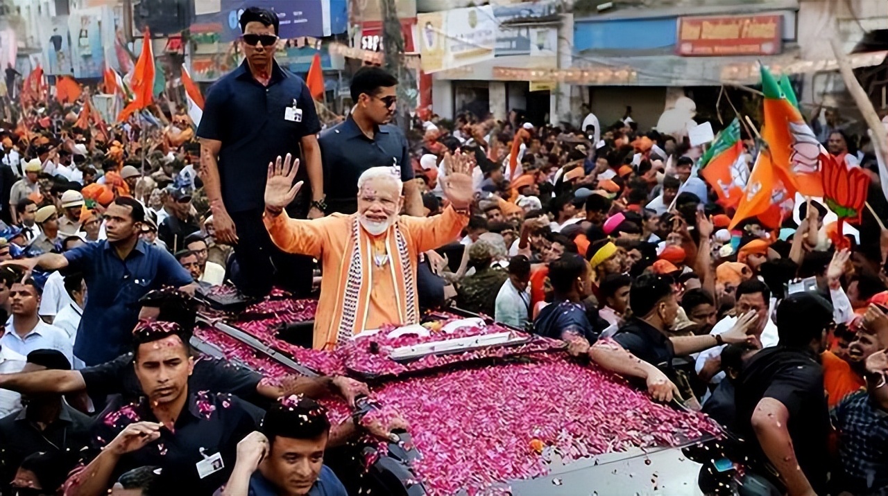 印度宣布国际贸易用卢比结算了吗,中国和印度贸易用美元交易吗